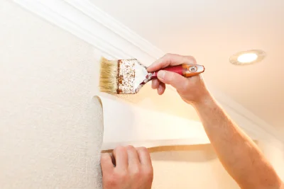 Pose de papier peint à Frépillon — revêtements muraux et toiles de verre